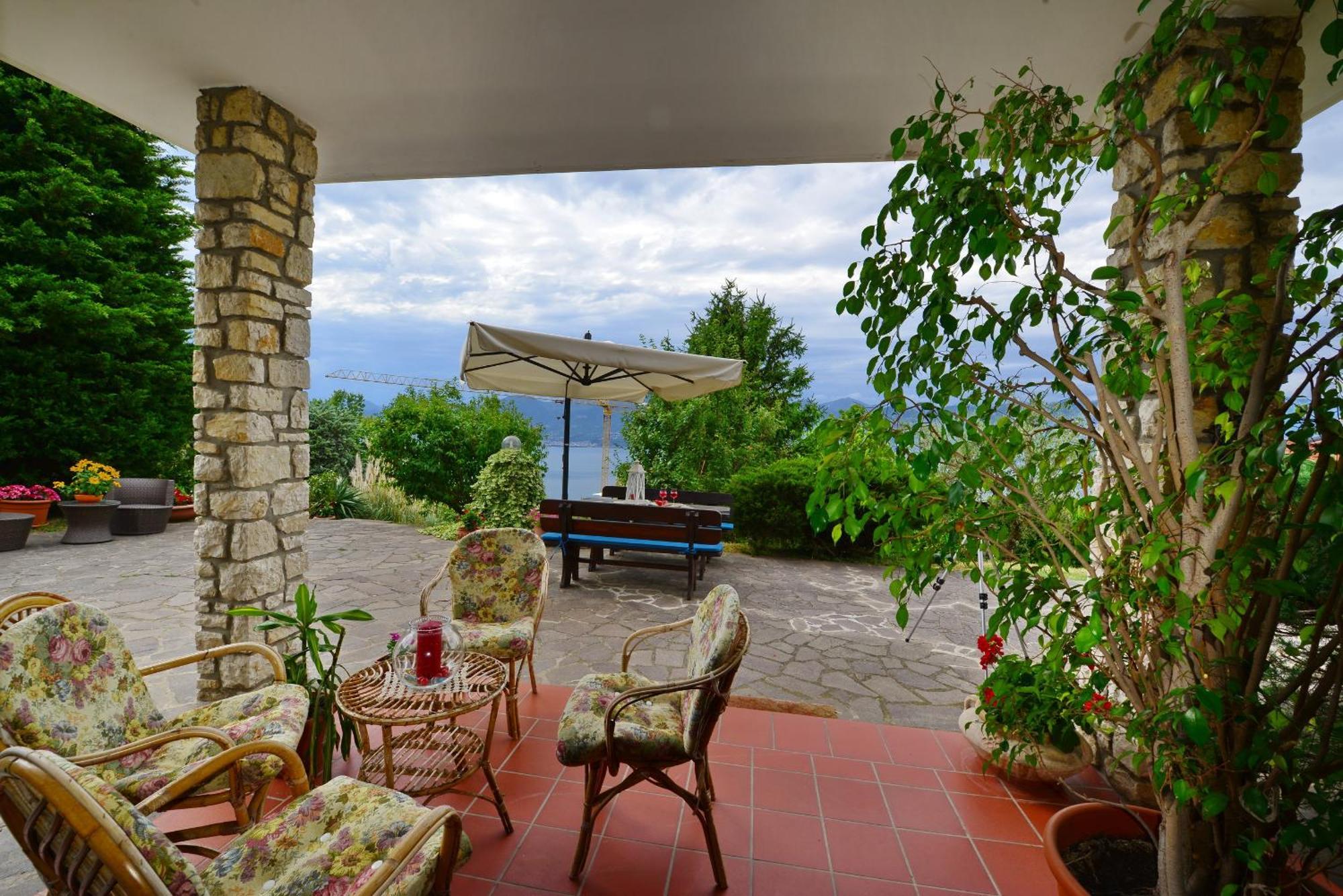 Bed And Breakfast Due Leoni Torri Del Benaco Exterior photo