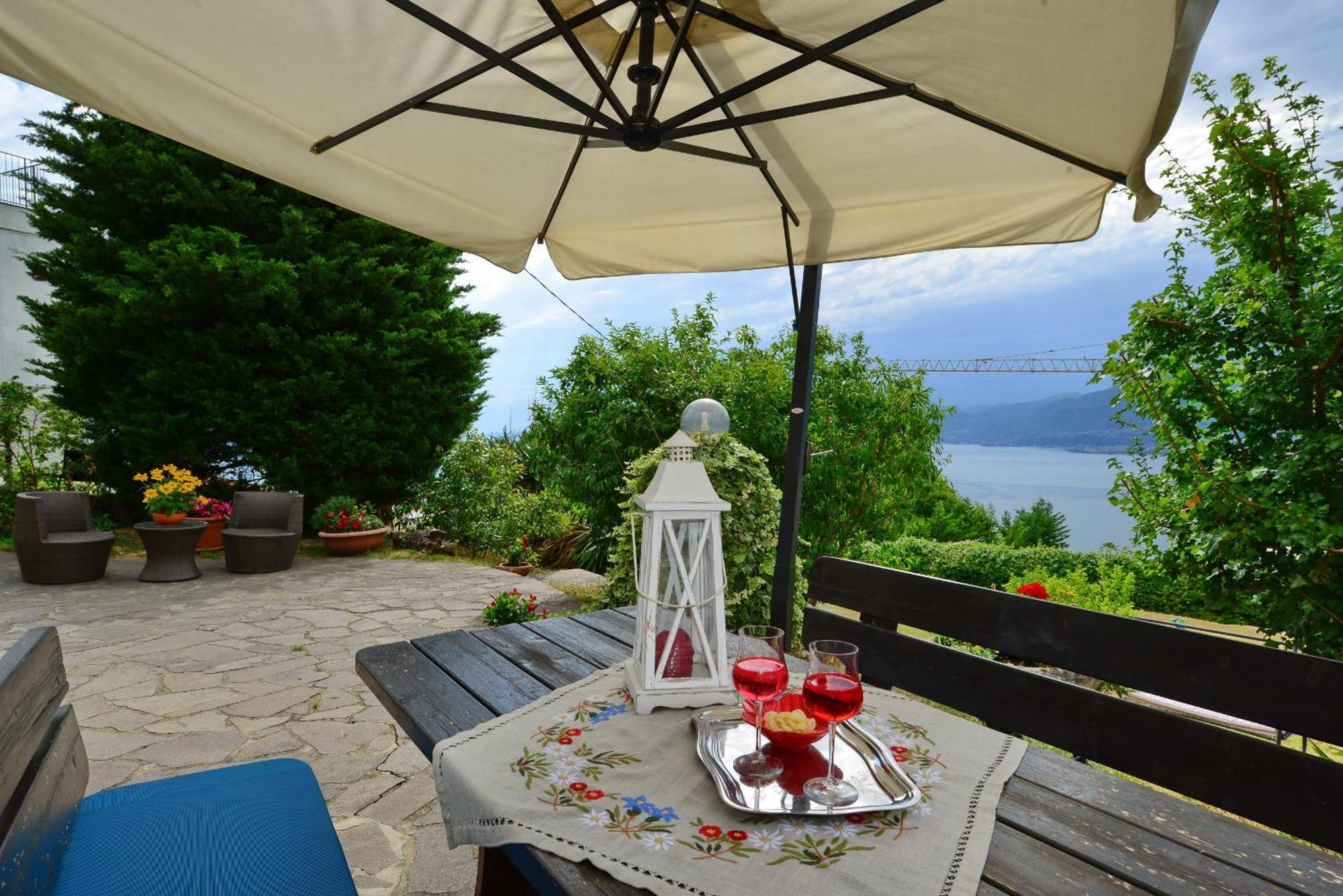 Bed And Breakfast Due Leoni Torri Del Benaco Exterior photo