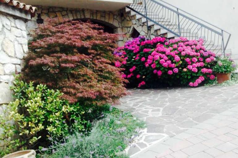 Bed And Breakfast Due Leoni Torri Del Benaco Exterior photo