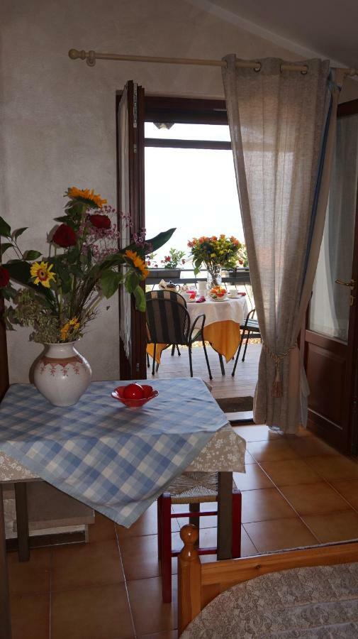 Bed And Breakfast Due Leoni Torri Del Benaco Exterior photo