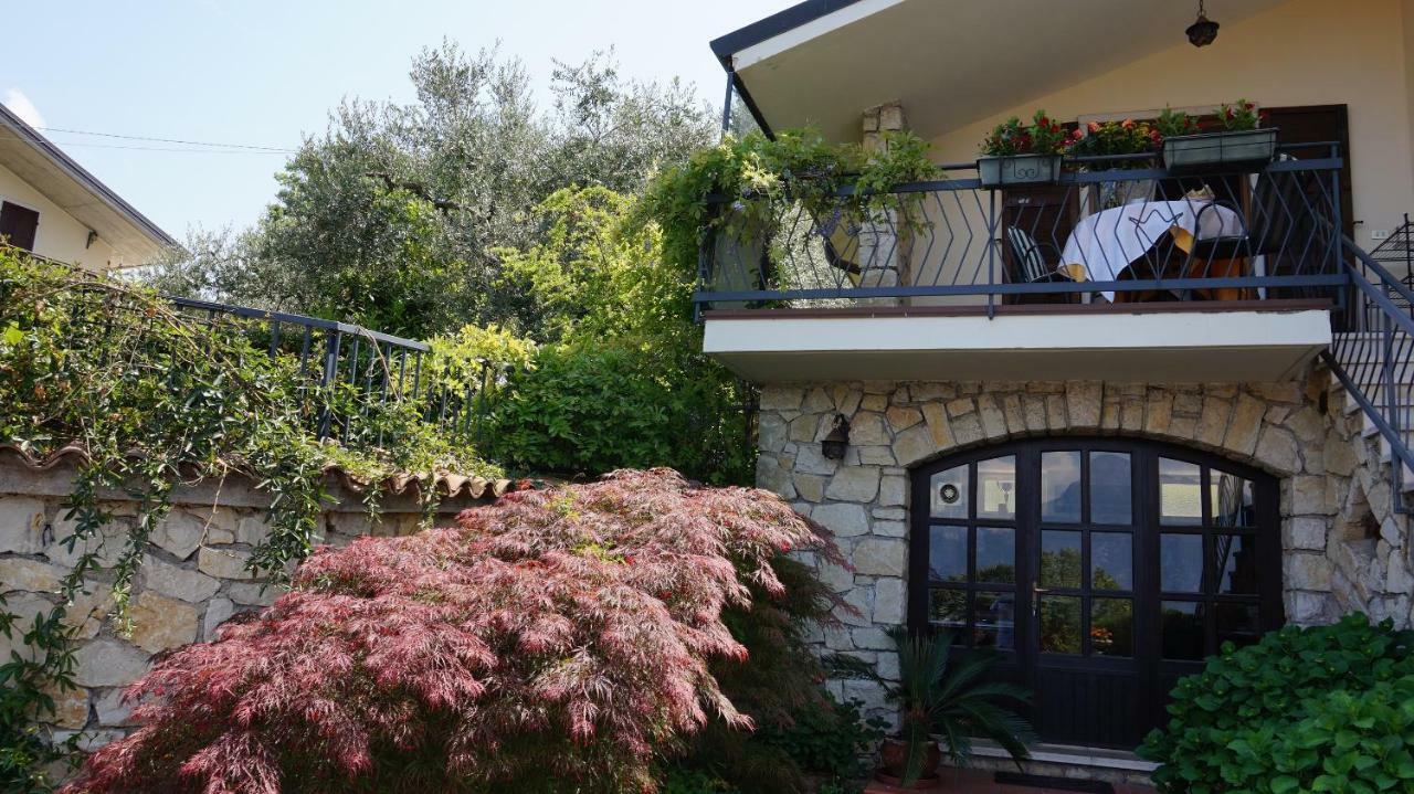 Bed And Breakfast Due Leoni Torri Del Benaco Exterior photo